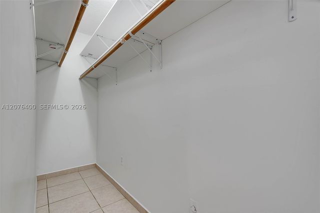 1655 NE 115th St 21B, Miami, FL 33181