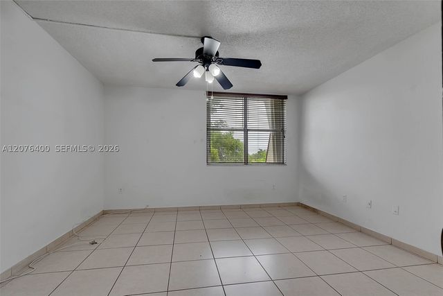 1655 NE 115th St 21B, Miami, FL 33181