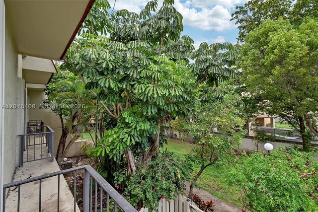 1655 NE 115th St 21B, Miami, FL 33181