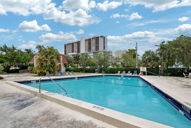 1655 NE 115th St 21B, Miami, FL 33181