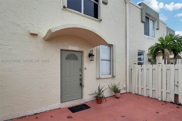 1655 NE 115th St 21B, Miami, FL 33181