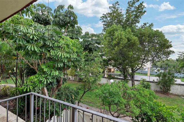1655 NE 115th St 21B, Miami, FL 33181
