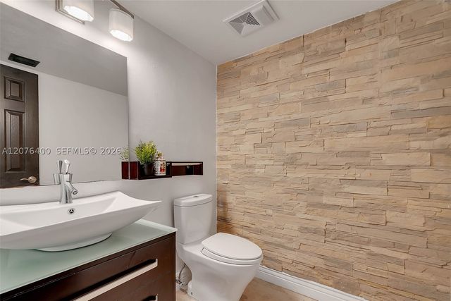 1655 NE 115th St 21B, Miami, FL 33181