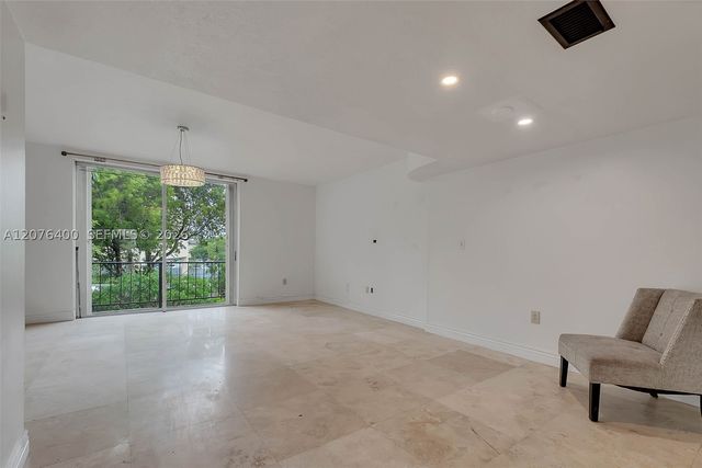 1655 NE 115th St 21B, Miami, FL 33181