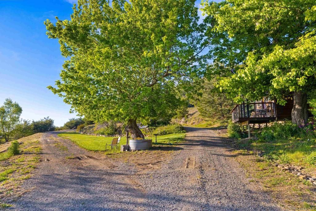 Image 17 of property listing at Highway 79, Julian, CA 92036