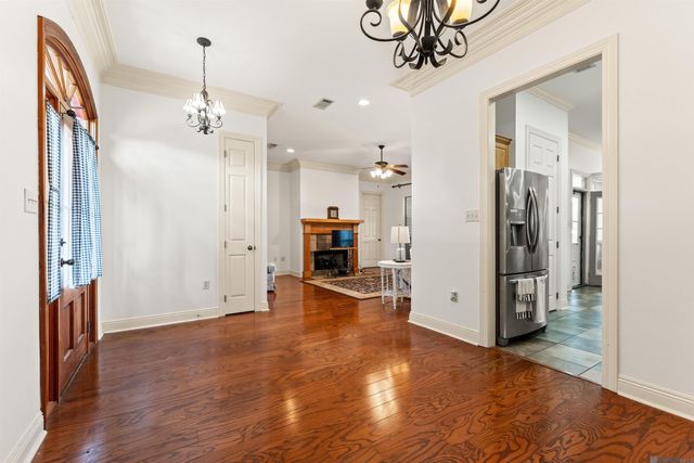 10064 Garden Oaks Ave, Denham Springs, LA 70706