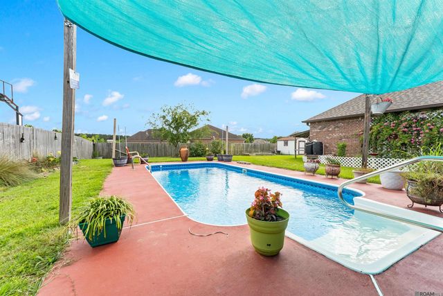 10064 Garden Oaks Ave, Denham Springs, LA 70706
