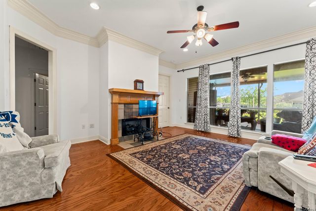 10064 Garden Oaks Ave, Denham Springs, LA 70706