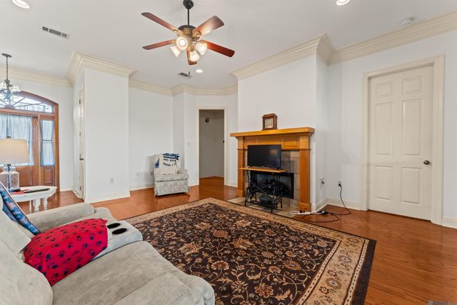 10064 Garden Oaks Ave, Denham Springs, LA 70706