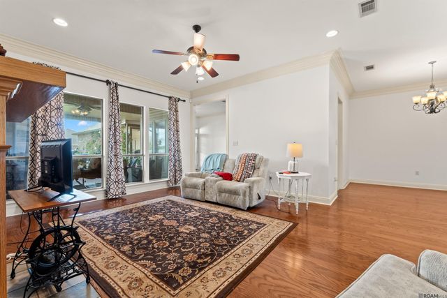10064 Garden Oaks Ave, Denham Springs, LA 70706