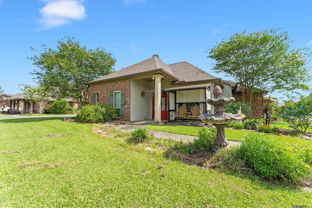10064 Garden Oaks Ave, Denham Springs, LA 70706