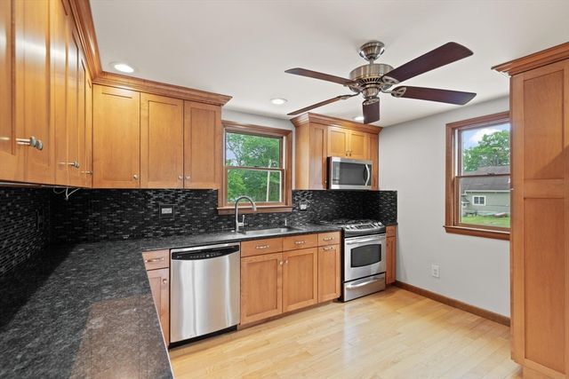 175 Lake Shore Ave., Hamilton, MA 01982