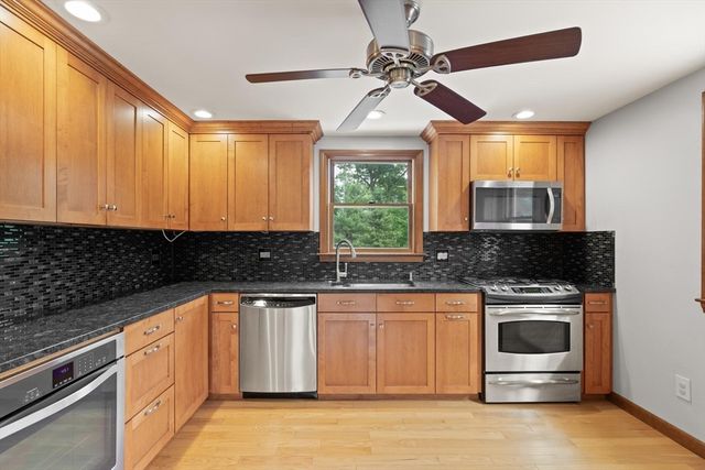 175 Lake Shore Ave., Hamilton, MA 01982