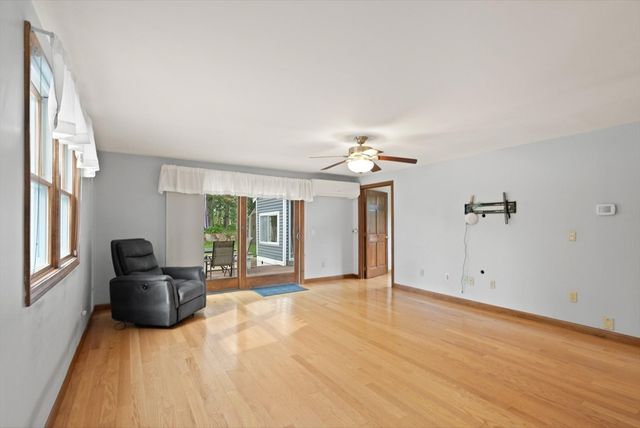175 Lake Shore Ave., Hamilton, MA 01982