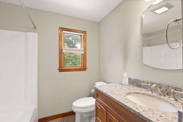 175 Lake Shore Ave., Hamilton, MA 01982