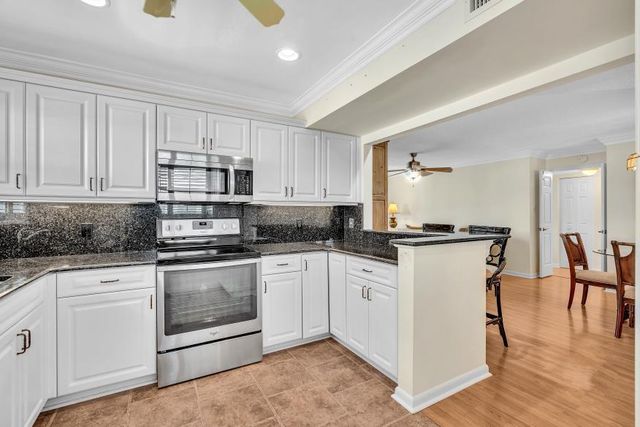 14 Colonial Club Drive 300, Boynton Beach, FL 33435