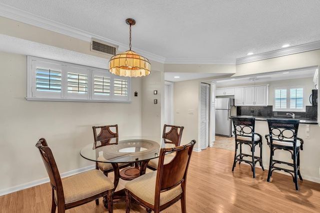 14 Colonial Club Drive 300, Boynton Beach, FL 33435