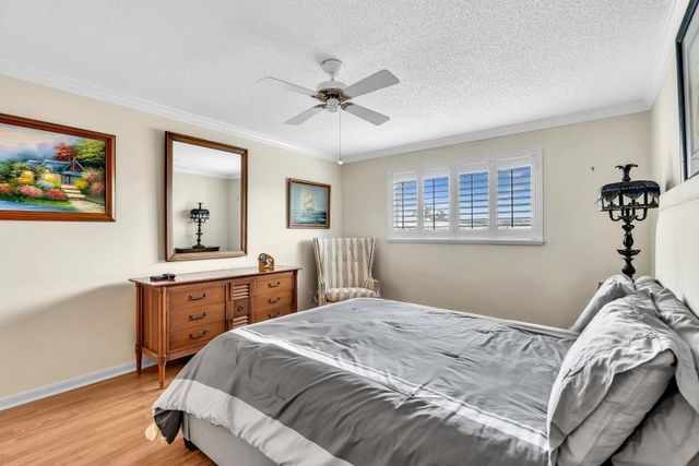14 Colonial Club Drive 300, Boynton Beach, FL 33435