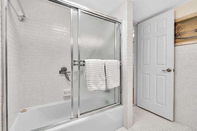 14 Colonial Club Drive 300, Boynton Beach, FL 33435