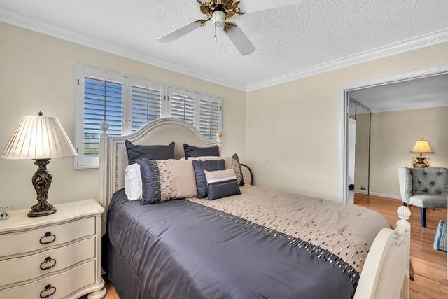 14 Colonial Club Drive 300, Boynton Beach, FL 33435
