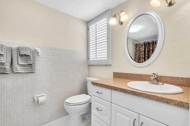 14 Colonial Club Drive 300, Boynton Beach, FL 33435