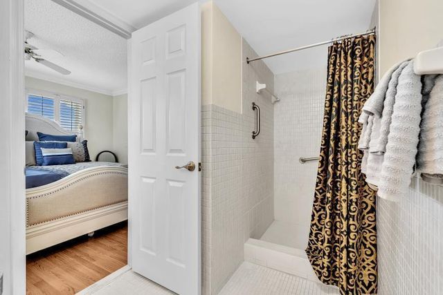 14 Colonial Club Drive 300, Boynton Beach, FL 33435