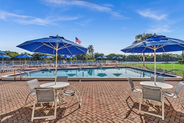 14 Colonial Club Drive 300, Boynton Beach, FL 33435