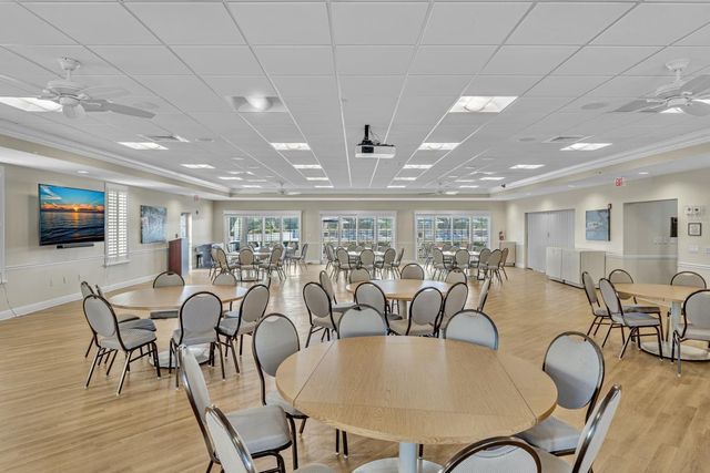 14 Colonial Club Drive 300, Boynton Beach, FL 33435