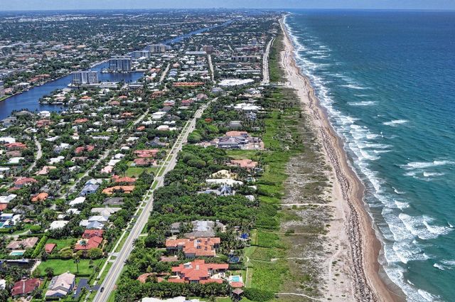 14 Colonial Club Drive 300, Boynton Beach, FL 33435