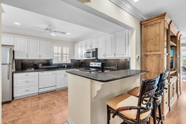 14 Colonial Club Drive 300, Boynton Beach, FL 33435
