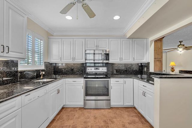 14 Colonial Club Drive 300, Boynton Beach, FL 33435