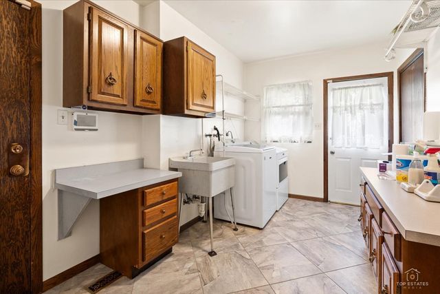 231 Southwick Lane, Schaumburg, IL 60173