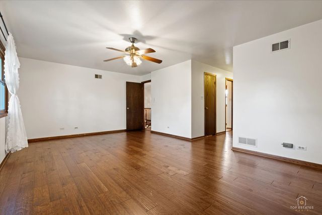 231 Southwick Lane, Schaumburg, IL 60173