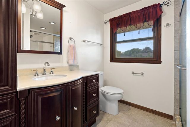 231 Southwick Lane, Schaumburg, IL 60173