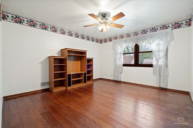231 Southwick Lane, Schaumburg, IL 60173