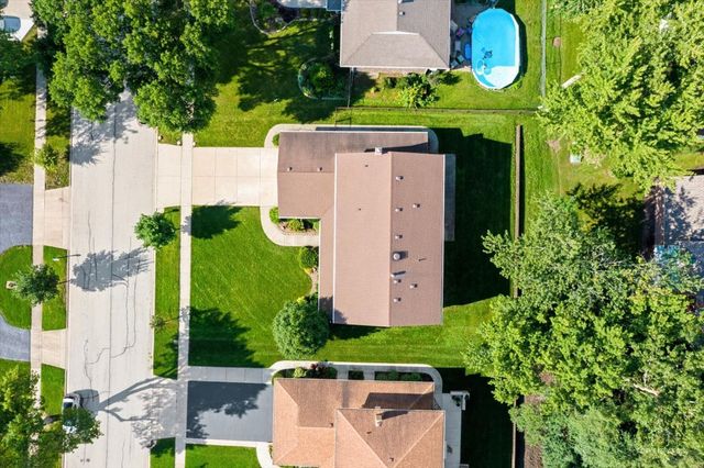 231 Southwick Lane, Schaumburg, IL 60173