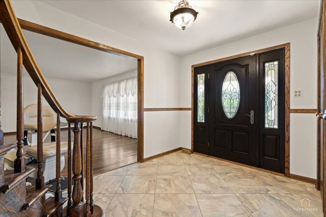 231 Southwick Lane, Schaumburg, IL 60173