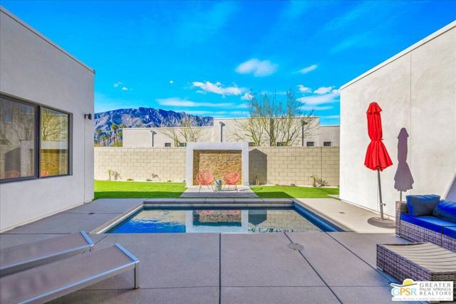 841 Fountain Drive, Palm Springs, CA 92262