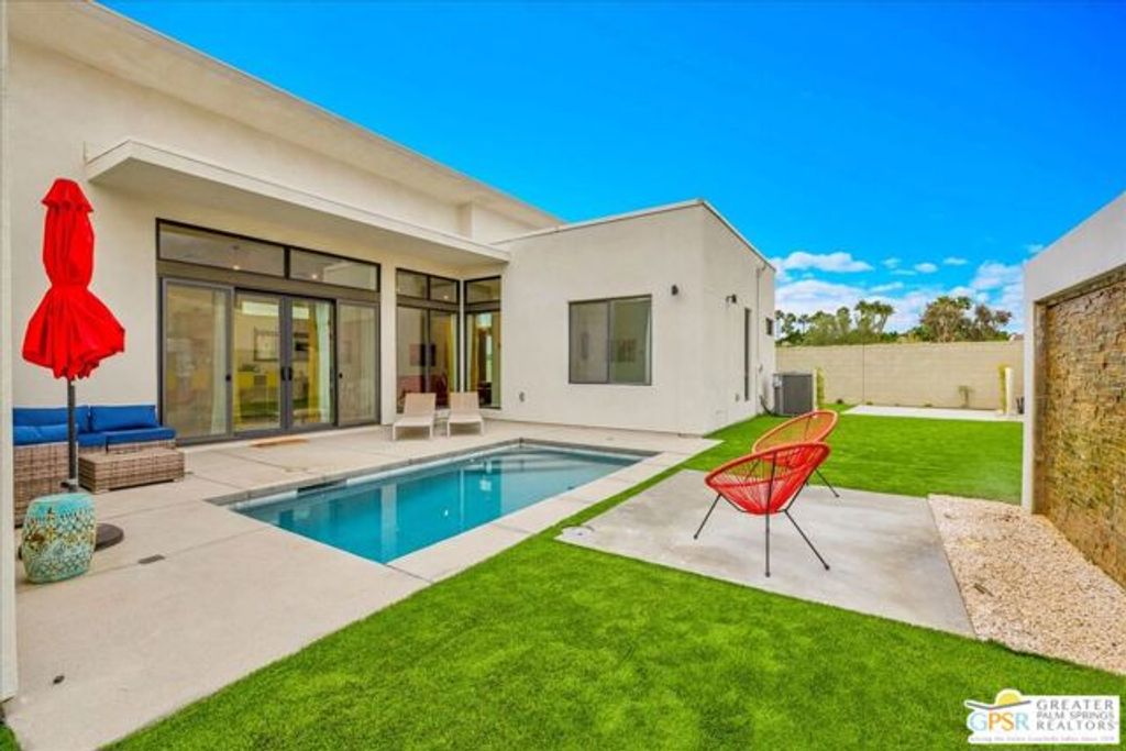 841 Fountain Drive, Palm Springs, CA 92262