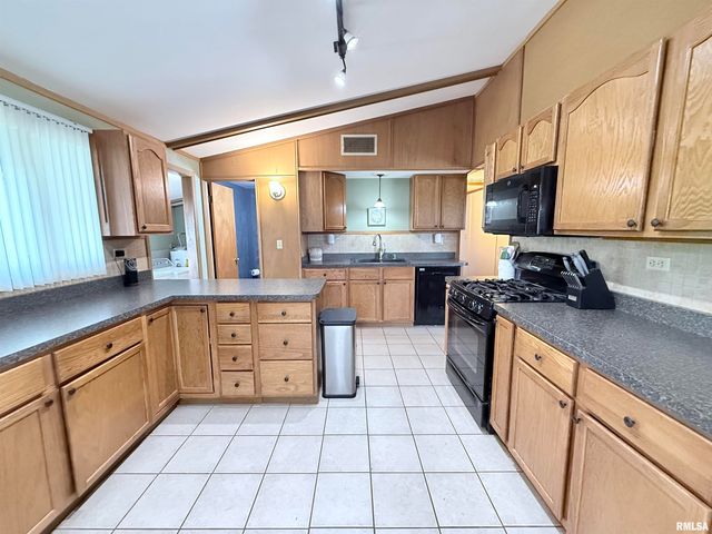 1310 CARVER Road, Springfield, IL 62707