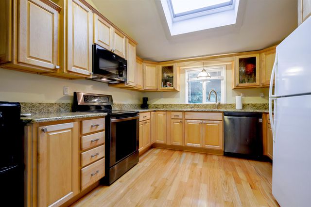 9 Ice House Lane, Greenfield, NH 03047