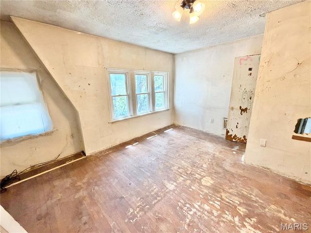 4323 Bingham Avenue, St Louis, MO 63116