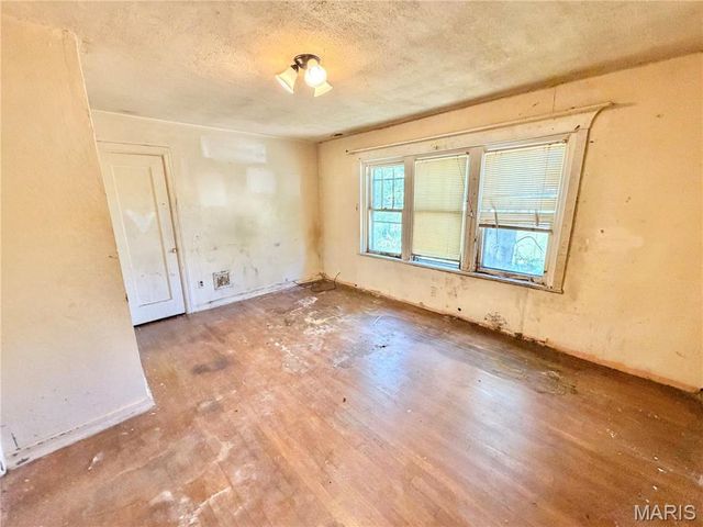 4323 Bingham Avenue, St Louis, MO 63116