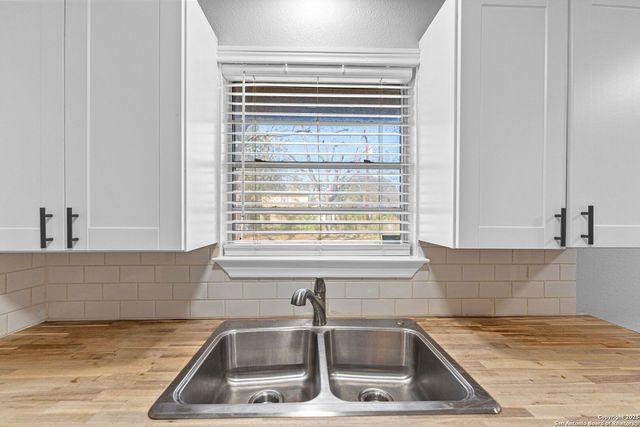 4319 Algruth Dr, San Antonio, TX 78220