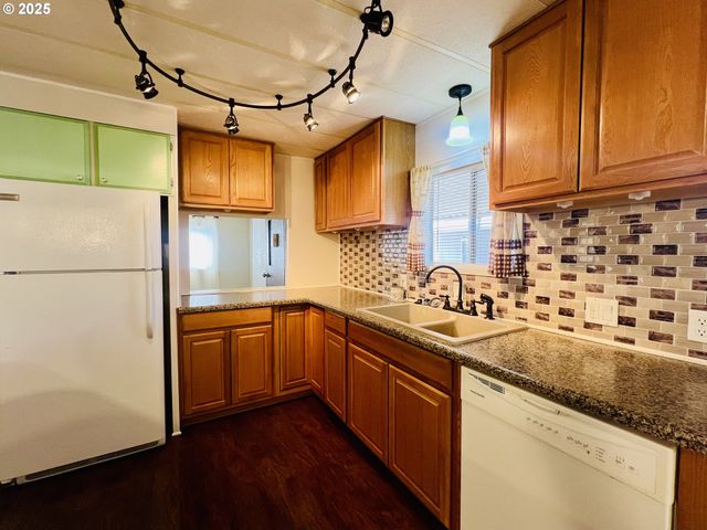 1200 E CENTRAL Ave 55, Sutherlin, OR 97479