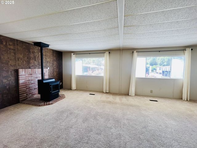 1200 E CENTRAL Ave 55, Sutherlin, OR 97479