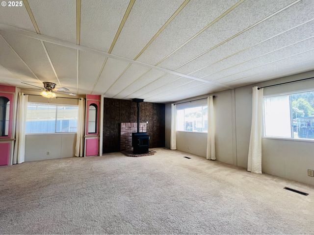 1200 E CENTRAL Ave 55, Sutherlin, OR 97479