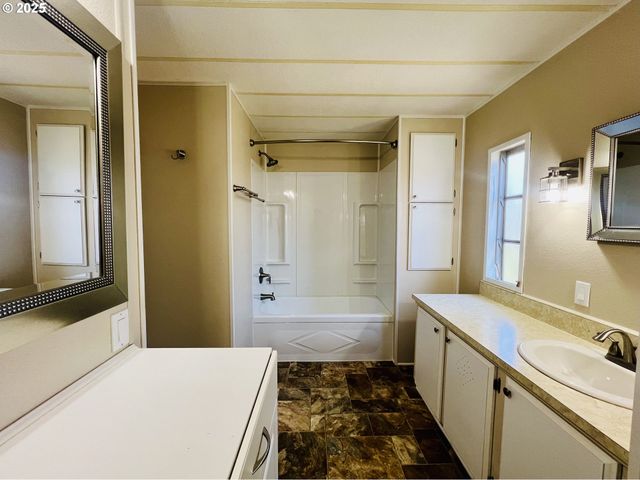 1200 E CENTRAL Ave 55, Sutherlin, OR 97479