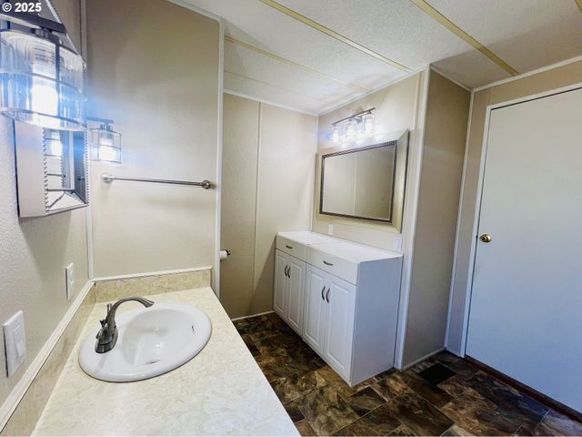 1200 E CENTRAL Ave 55, Sutherlin, OR 97479
