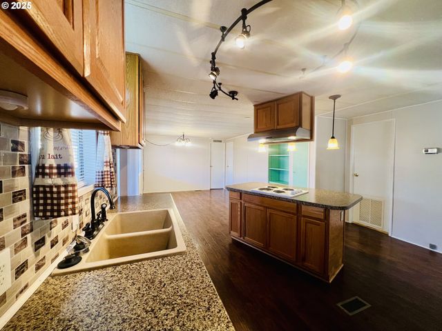 1200 E CENTRAL Ave 55, Sutherlin, OR 97479